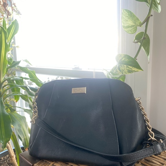 Kate spade black with gold chain medium size purse - Picture 4 of 5